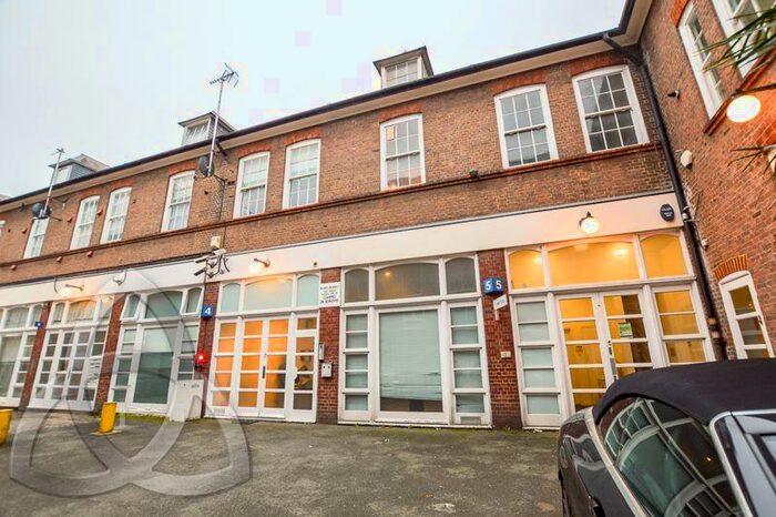 Studio To Rent In Drakes Court Yard, Kilburn High Road, NW6