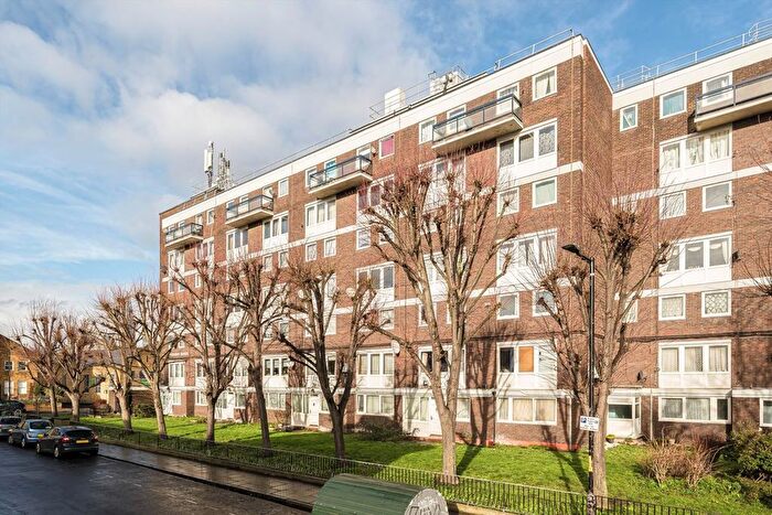 3 Bedroom Flat For Sale In Madron Street, Walworth, SE17