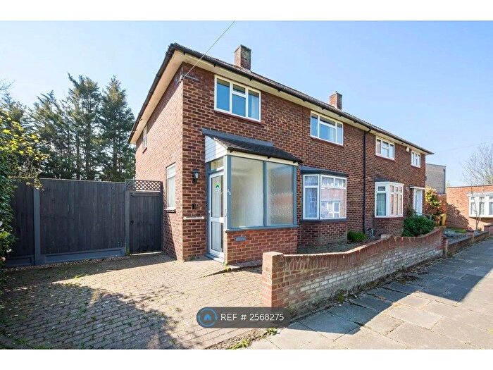 4 Bedroom Semi-Detached House To Rent In Greenhithe Close, Sidcup, DA15