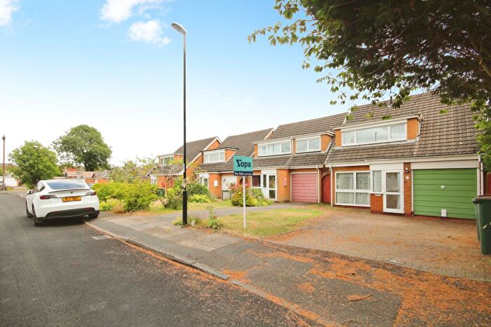 2 Bedroom Detached Bungalow For Sale In Baxter Close, Coventry, CV4