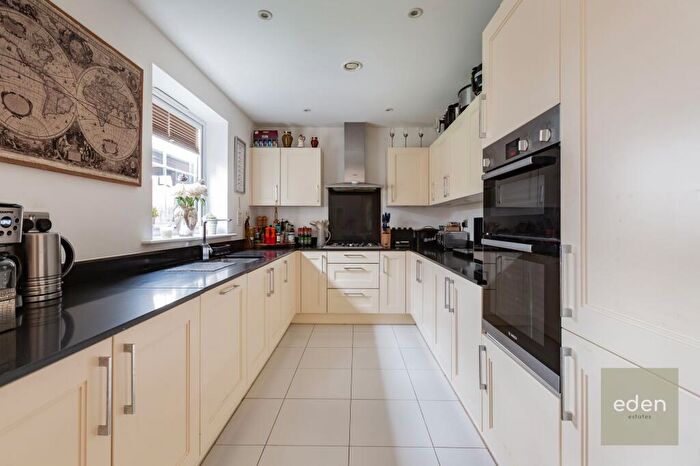 5 Bedroom Detached House For Sale In Whitby Close, Snodland, ME6