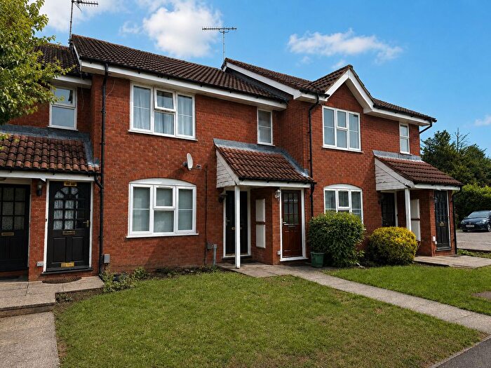 1 Bedroom Flat For Sale In The Greenway, Ickenham, UB10