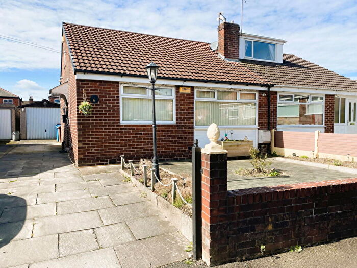 2 Bedroom Semi-Detached Bungalow For Sale In Cheviot Close, Chadderton, OL9
