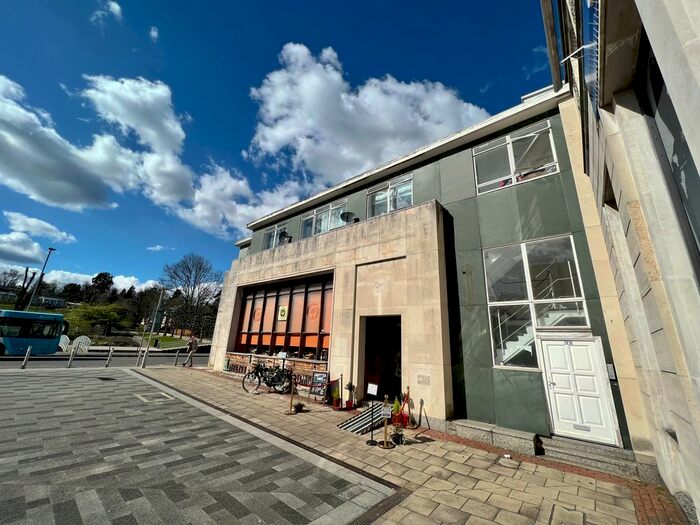 2 Bedroom Flat To Rent In Bank Court, Hemel Hempstead, HP1