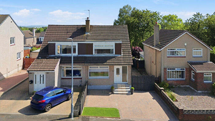 3 Bedroom Semi-Detached House For Sale In Romanhill Road, Hardgate, G81