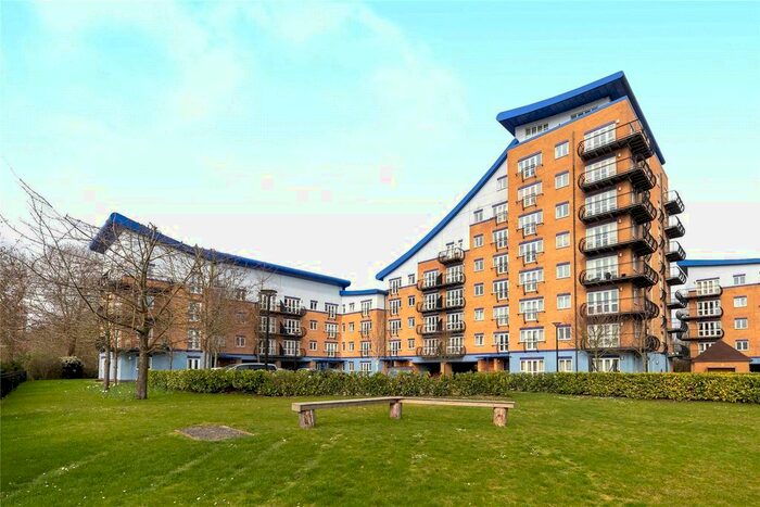 2 Bedroom Flat To Rent In Luscinia View, Napier Road, Reading, Berkshire, RG1