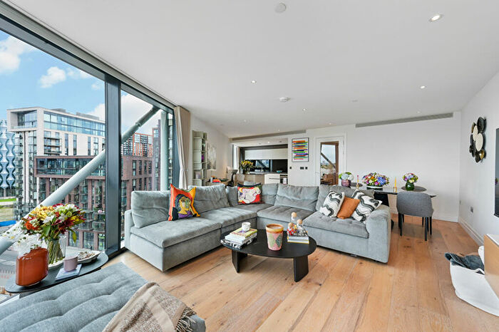 2 Bedroom Apartment To Rent In Riverlight, London, SW11