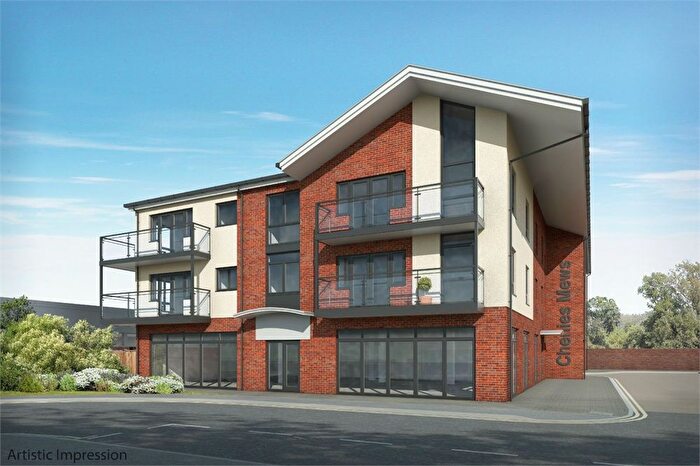 2 Bedroom Flat To Rent In Chenies Parade, Little Chalfont, HP7