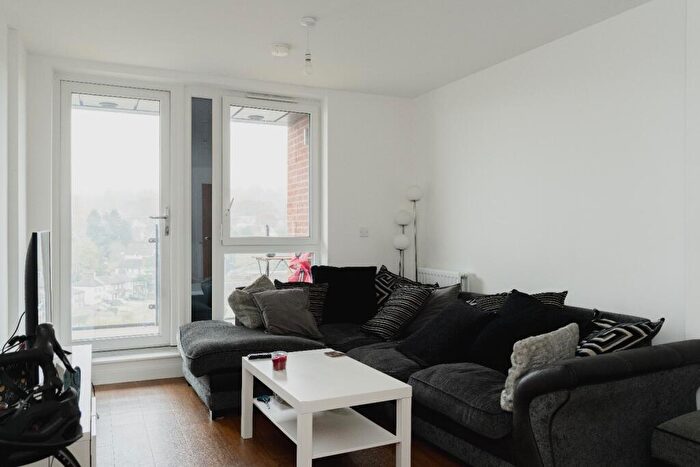 1 Bedroom Flat To Rent In Marketfield Way, Redhill, RH1