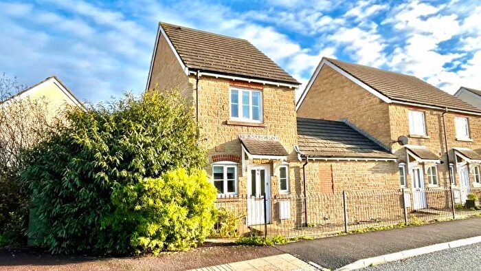 2 Bedroom Link Detached House To Rent In Canal Way, Ilminster, Somerset, TA19
