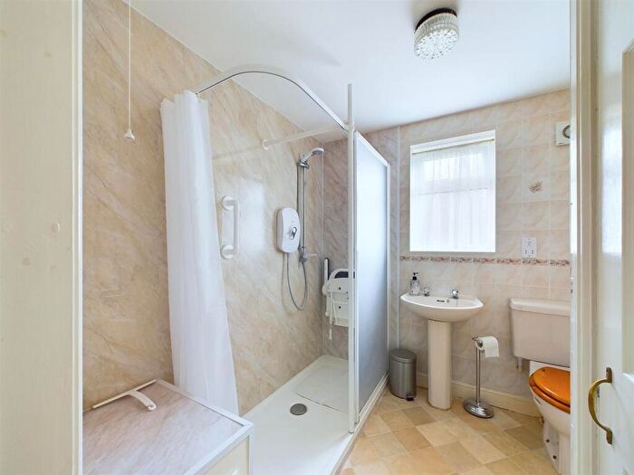 2 Bedroom Semi-Detached Bungalow For Sale In Meakers Way, Huttoft, LN13