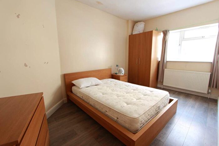 4 Bedroom Flat To Rent In Cleveland Street, London, W1T