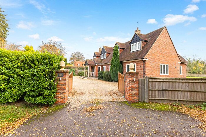 5 Bedroom Detached House For Sale In Middle Lane, Bovingdon, HP3