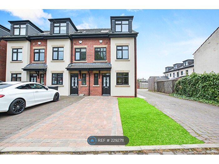 4 Bedroom Semi-Detached House To Rent In Higher Green Lane, Tyldesley, Manchester, M29