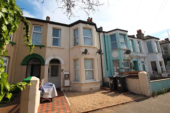 2 Bedroom Flat For Sale In Beach Road, Clacton-on-Sea, CO15