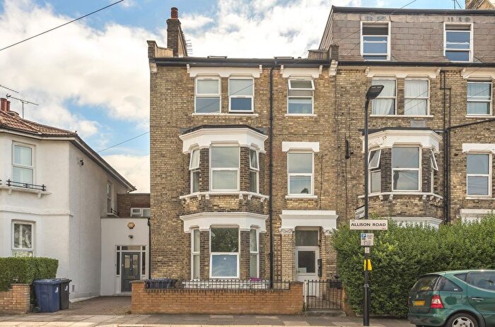 2 Bedroom Flat For Sale In Allison Road, Acton, London, W3