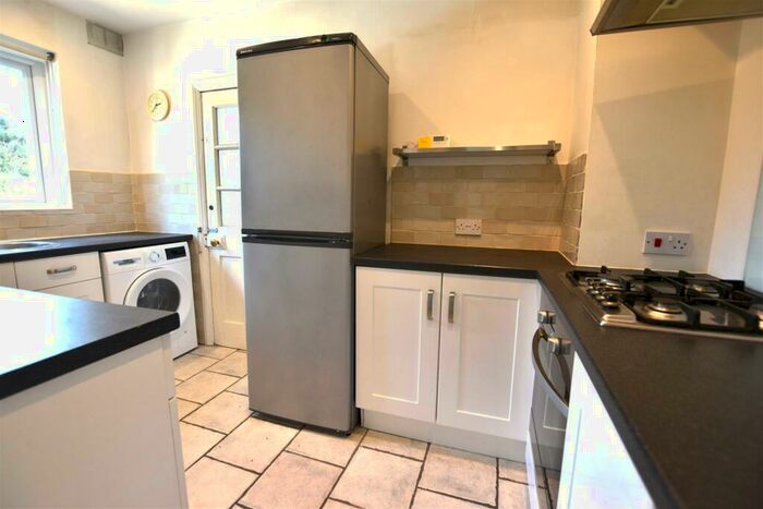 2 Bedroom Apartment To Rent In Watts Road, Thames Ditton, KT7