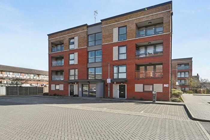 1 Bedroom Flat For Sale In Arla Place, Ruislip, HA4