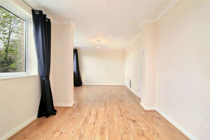 1 Bedroom Flat To Rent In Downs House, Waddon, Croydon, CR0