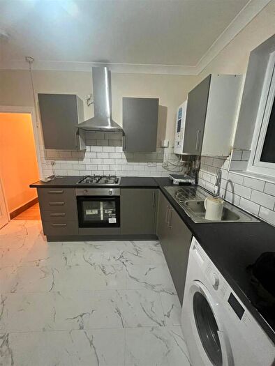 2 Bedroom Apartment To Rent In Albert Road, Leyton, E10
