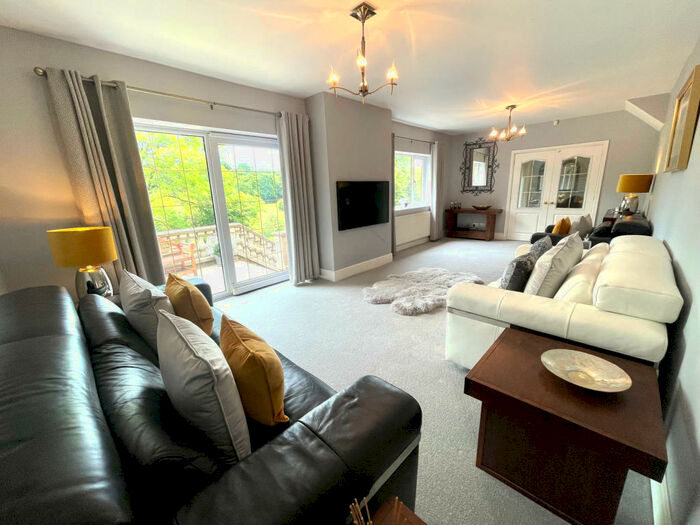 4 Bedroom Detached House For Sale In Cliff Road, Darfield, Barnsley, S73