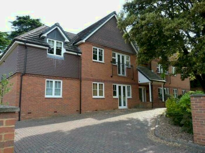 2 Bedroom Property To Rent In Harrow Lane, Maidenhead, SL6