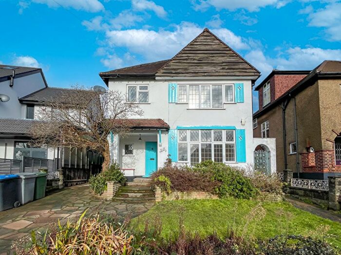 4 Bedroom Detached House To Rent In Aston Avenue, Harrow, HA3