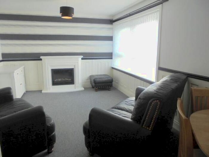 1 Bedroom Flat To Rent In Stockethill Court, Aberdeen AB16