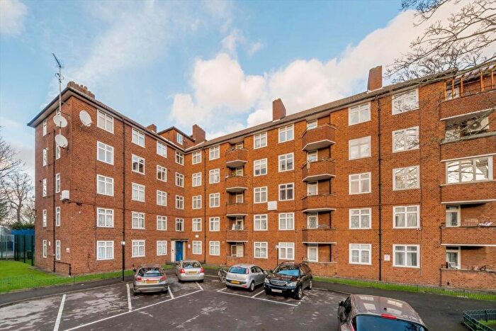 2 Bedroom Flat To Rent In Webb Estate, Hackney, E5
