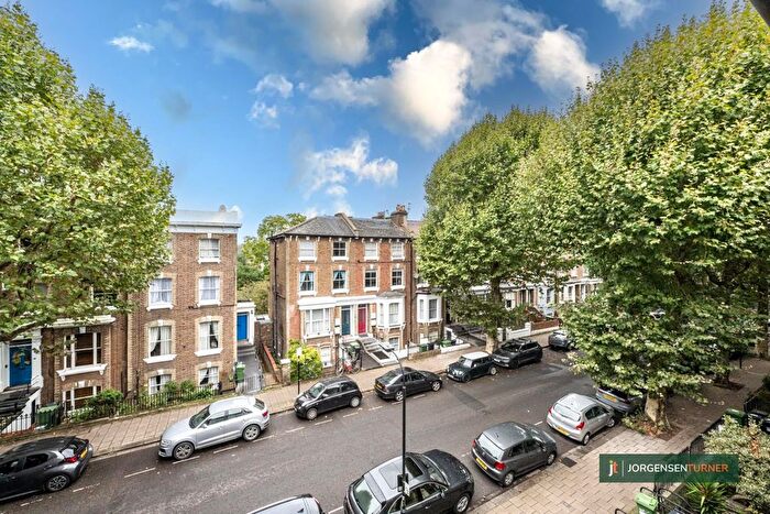 1 Bedroom Flat For Sale In Loftus Road, Shepherds Bush, London, W12
