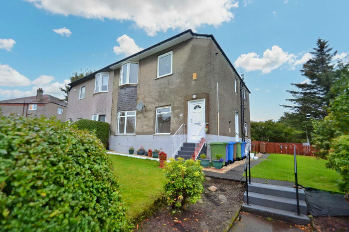 3 Bedroom Flat To Rent In Burnfoot Drive, Cardonald, G52