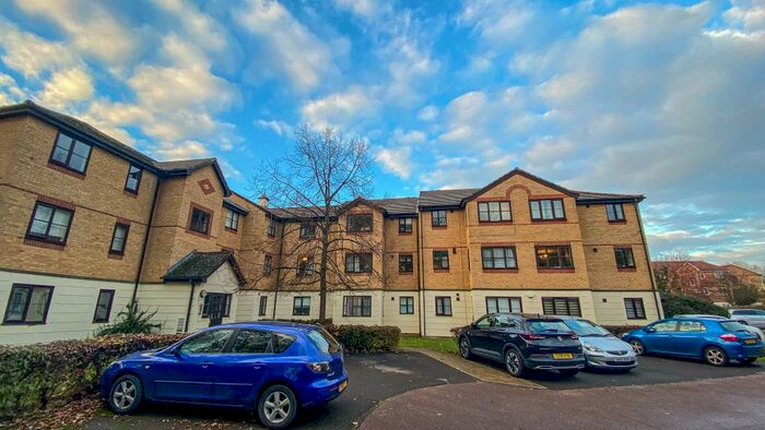 2 Bedroom Flat To Rent In Mullards Close, Hackbridge, Surrey CR4