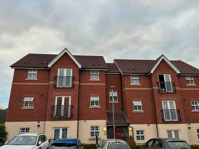 2 Bedroom Flat To Rent In Kittiwake Court, Stowmarket, IP14