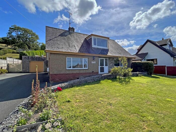4 Bedroom Detached Bungalow For Sale In Ffordd Llanelwy, Betws Yn Rhos, Conwy, LL22
