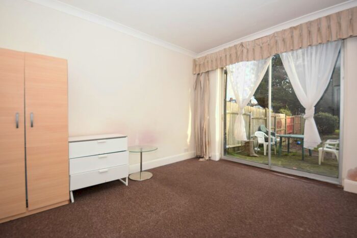 4 Bedroom Terraced House To Rent In Leamington Gardens, Seven Kings, IG3