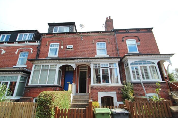 1 Bedroom Flat To Rent In Methley View, Leeds, West Yorkshire, LS7