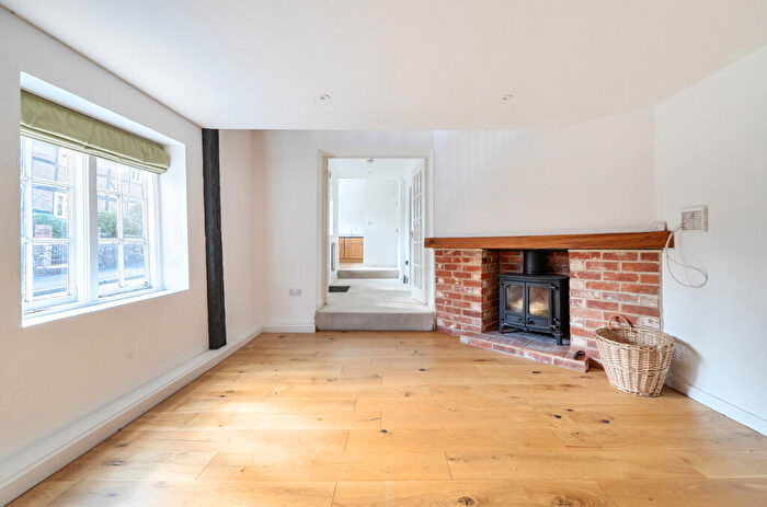 2 Bedroom End Of Terrace House To Rent In Bank Street, Bishops Waltham, Southampton, Hampshire, SO32