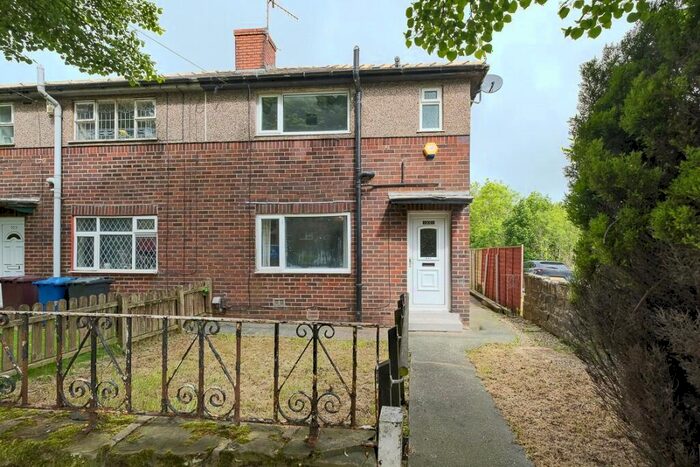 3 Bedroom Semi-Detached House To Rent In Harold Avenue, Burnley, Lancashire, BB11