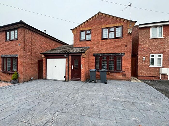 3 Bedroom Property To Rent In Broomy Close, Birmingham, B34