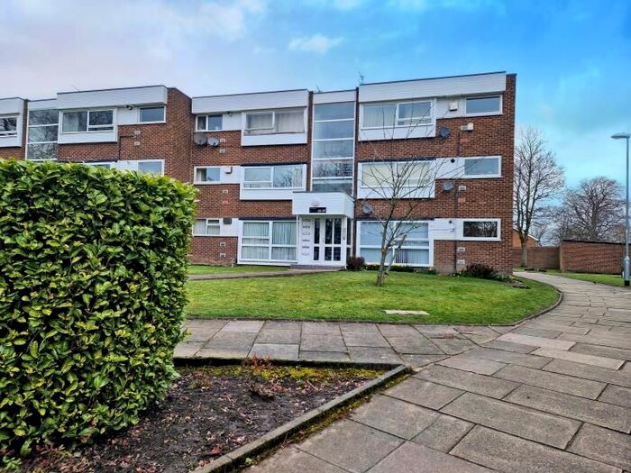 1 Bedroom Flat To Rent In The Moorlands, Leeds, LS17