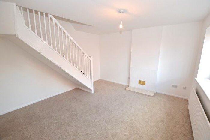 2 Bedroom Property To Rent In Holmewood, Chesterfield, S42