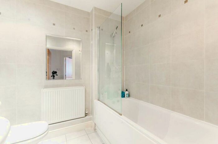 1 Bedroom Flat To Rent In Baron Street, Islington, London, N1