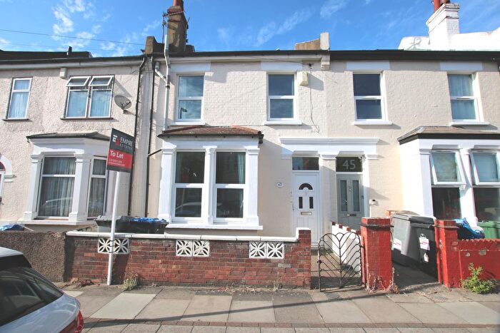 5 Bedroom Terraced House To Rent In Strode Road, Willesden, NW10