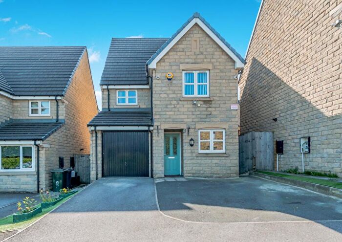 4 Bedroom Detached House For Sale In Whitehead Close, Laisterdyke, Bradford, West Yorkshire, BD4