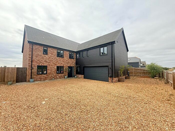 6 Bedroom Detached House For Sale In May Meadows, Doddington, March, Cambs., PE15