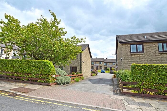 2 Bedroom Apartment For Sale In Albion Court, Burnley, BB11