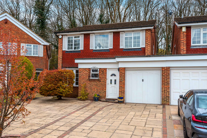 4 Bedroom House To Rent In Stables End, Orpington, BR6