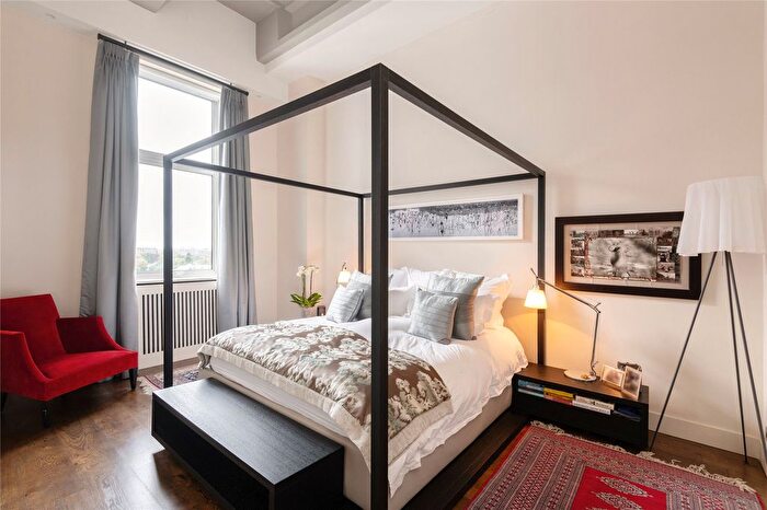 3 Bedroom Flat To Rent In The Piper Building, London, SW6