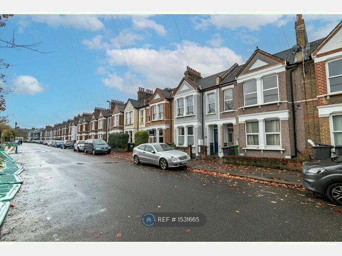 2 Bedroom Flat To Rent In Leahurst Road, London, SE13