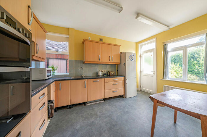 4 Bedroom Detached House For Sale In Glen Eyre Road, Bassett, Southampton, Hampshire, SO16